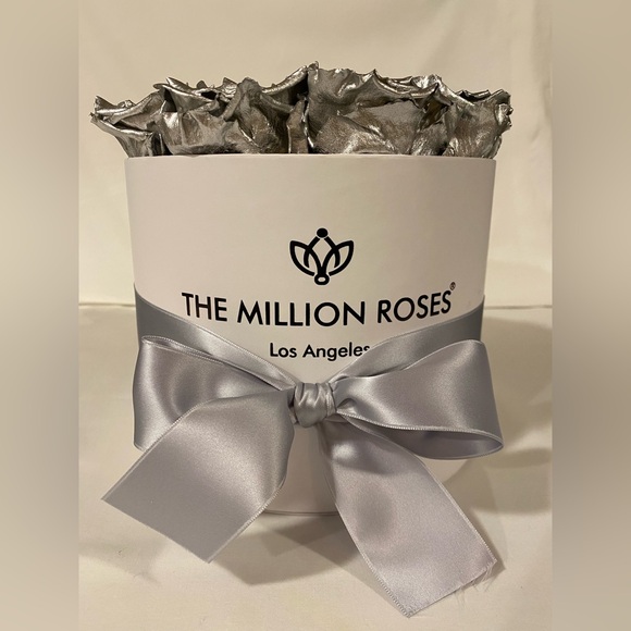 The Million Roses Silver Box - Picture 2 of 4